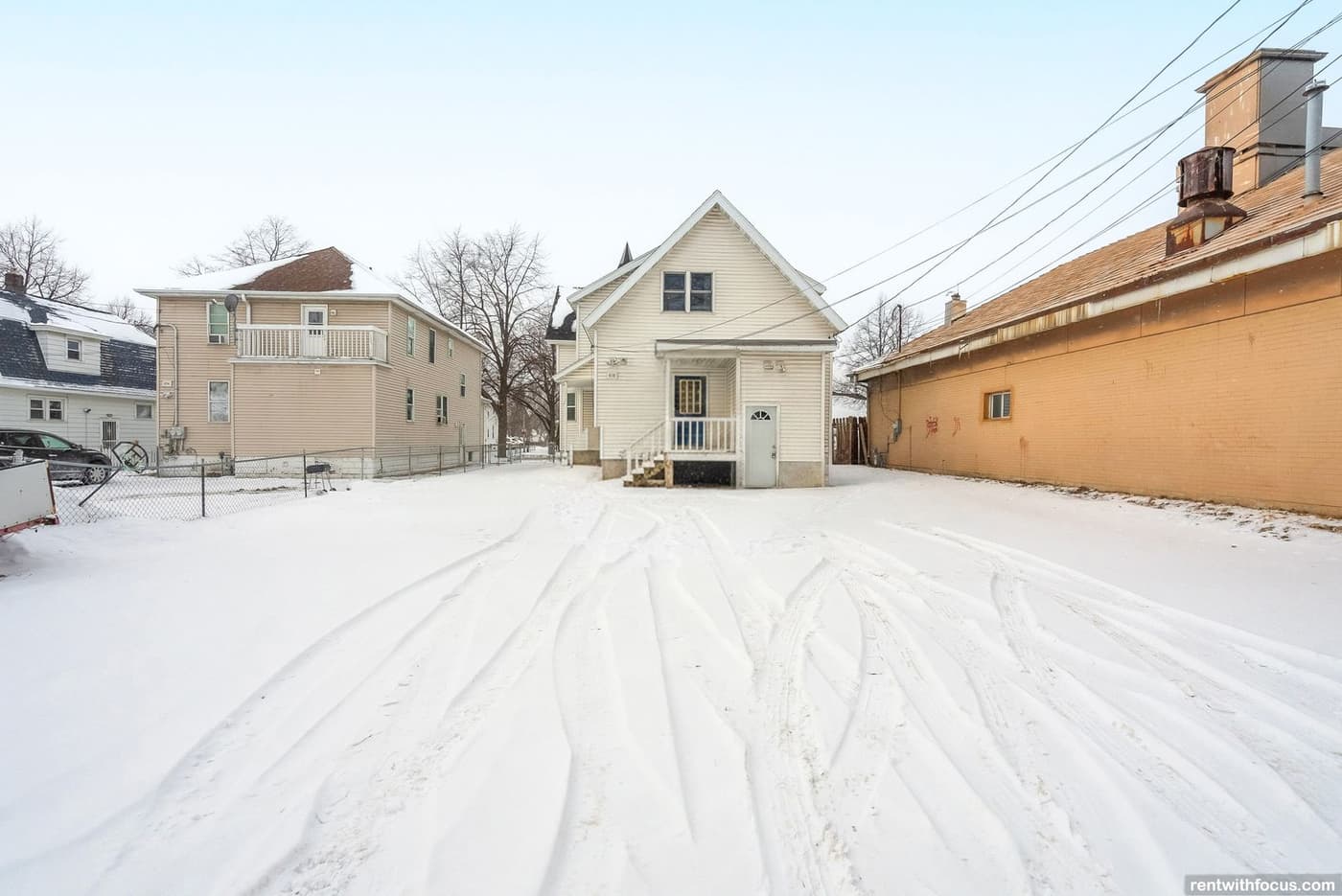 undefined apartments for rent - image - large (37).jpg