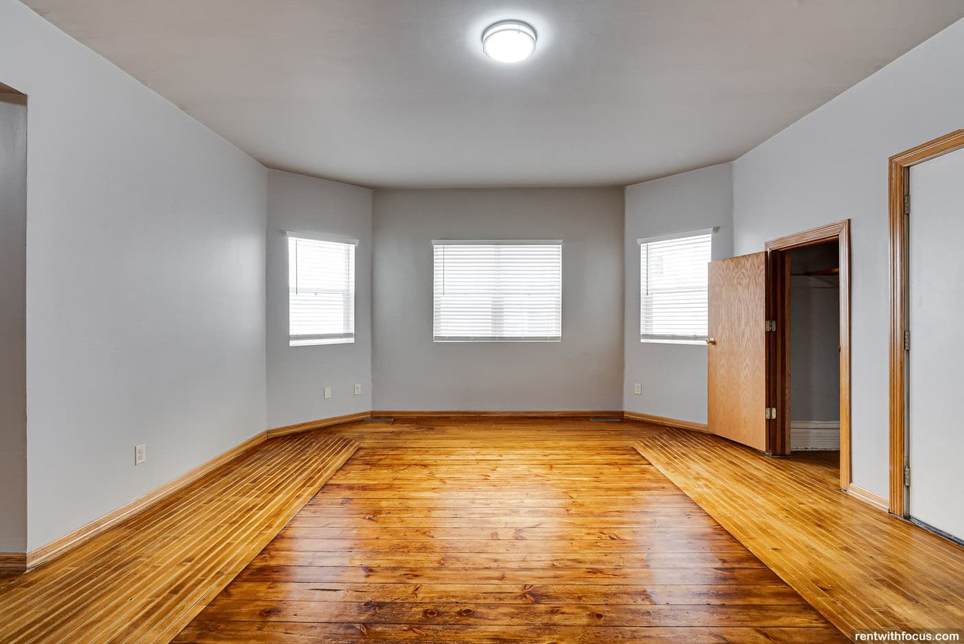 undefined apartments for rent - image - large (4).jpg - 3