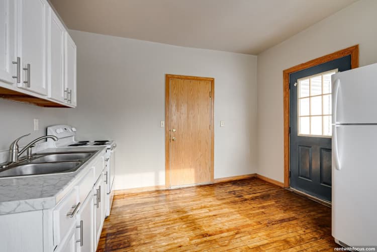 undefined apartments for rent - image - large (47).jpg