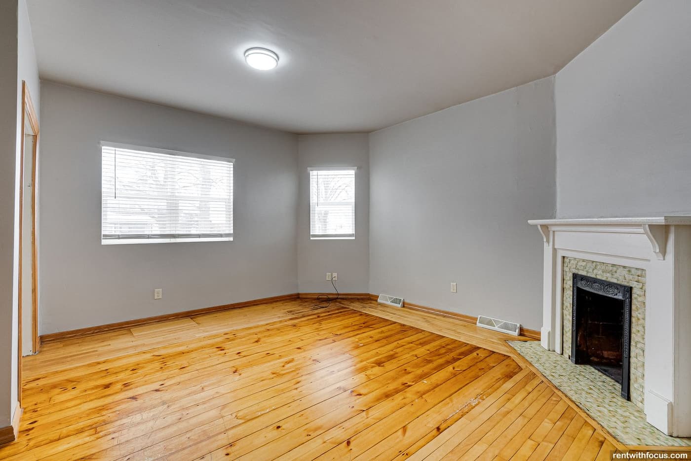 undefined apartments for rent - image - large (6).jpg - 1