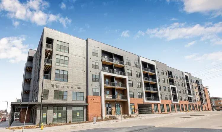 Green Bay apartments for rent - image - imgi_135_IU9A1492+Mike+Smith.webp