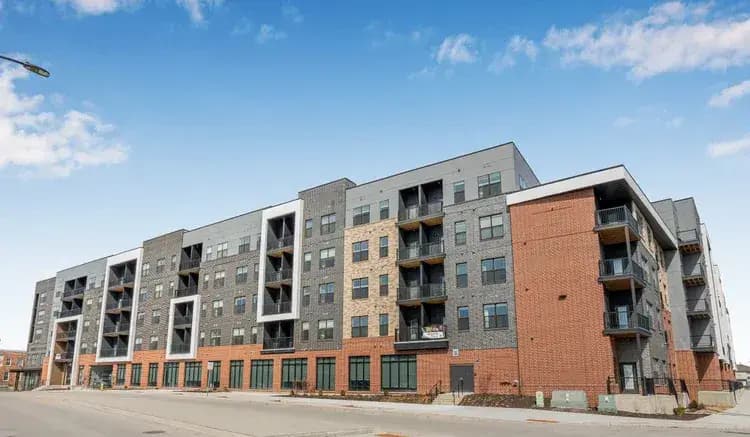 Green Bay apartments for rent - image - imgi_140_IU9A1497+Mike+Smith.webp