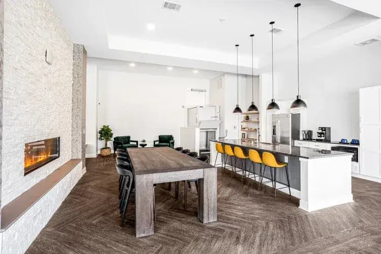 Green Bay apartments for rent - image - imgi_41_IU9A1445+Mike+Smith.webp