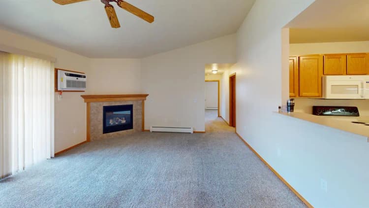 Green Bay apartments for rent - image - Living-Room (5).jpg