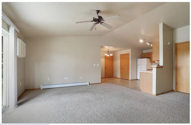 Green Bay apartments for rent - image - living08182103043056993.jpg
