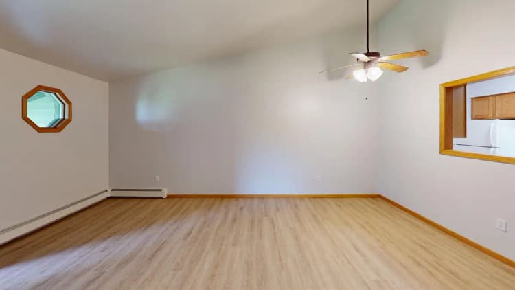 Green Bay apartments for rent - image - Living-Room (4).jpg