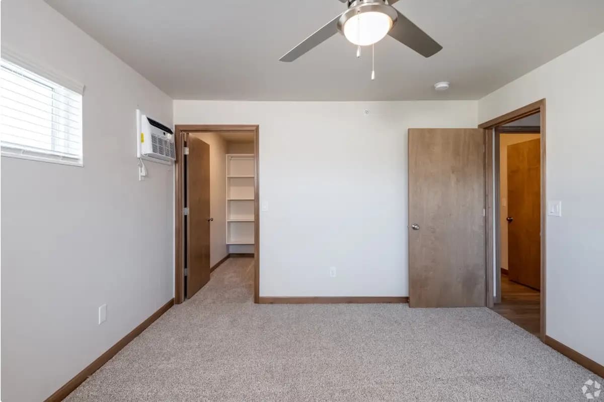 Green Bay apartments for rent - image - TS bed 211112112351951293.jpg