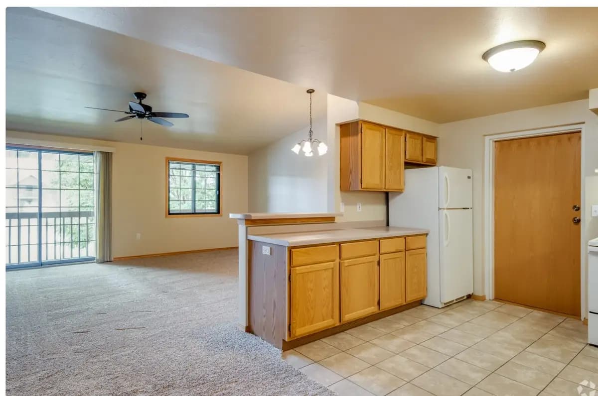 Green Bay apartments for rent - image - kitchen08182102444819893.jpg