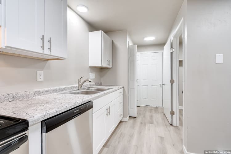 Green Bay apartments for rent - image - large.jpg