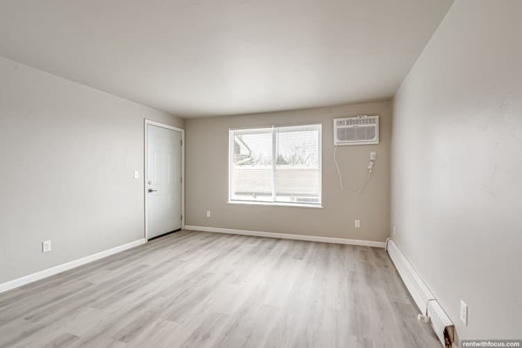 Green Bay apartments for rent - image - large.jpg_4.jpeg