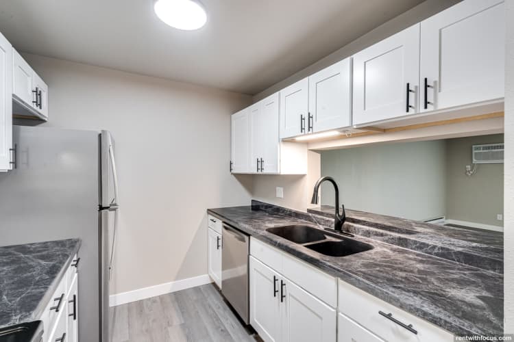 Green Bay apartments for rent - image - large (1).jpg