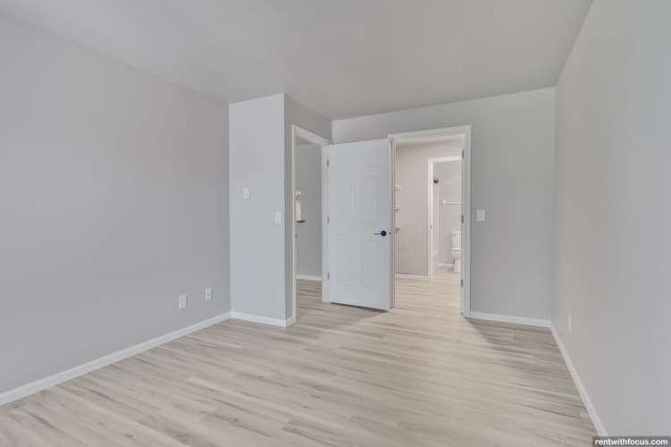 Green Bay apartments for rent - image - large (32).jpg