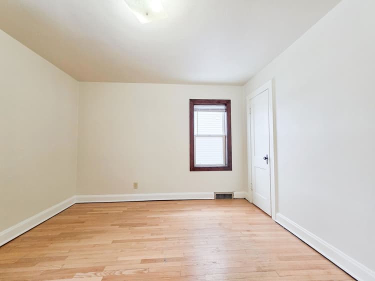 undefined apartments for rent - image - large (16).jpg