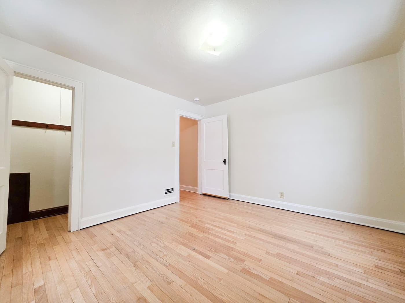 undefined apartments for rent - image - large (18).jpg