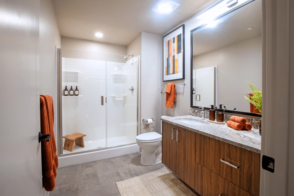 Green Bay apartments for rent - image - Polaris Bathroom