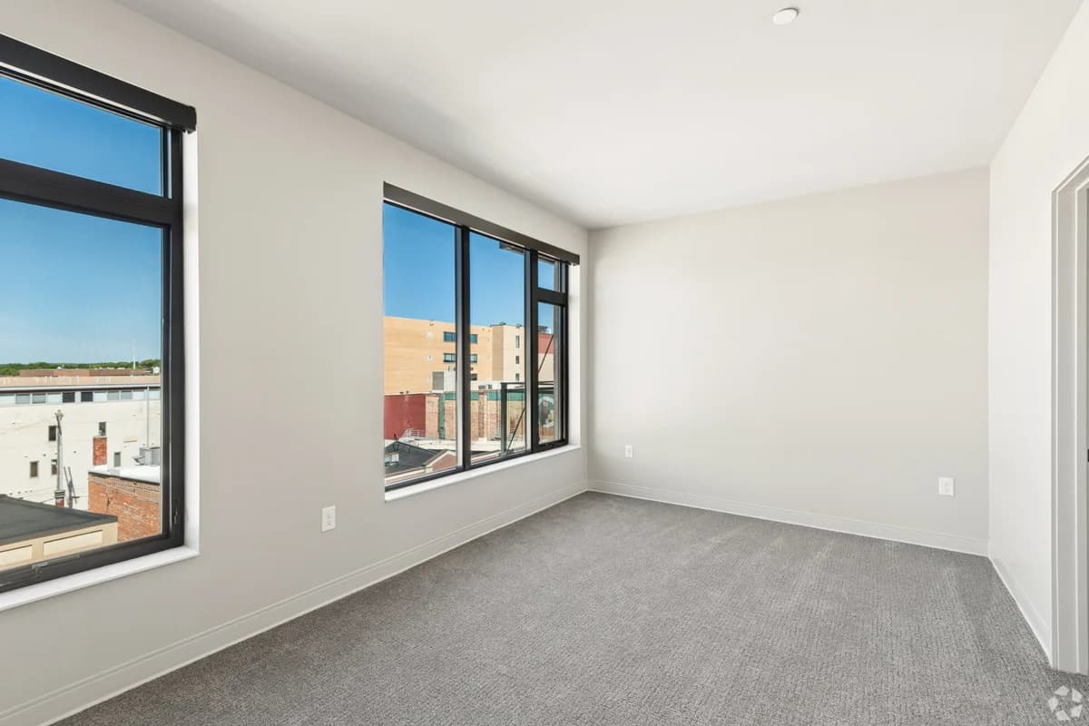 Green Bay apartments for rent - image - NOVA - Bright Carpeted Room