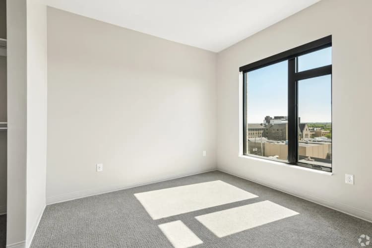 Green Bay apartments for rent - image - NOVA - Bright Corner Room