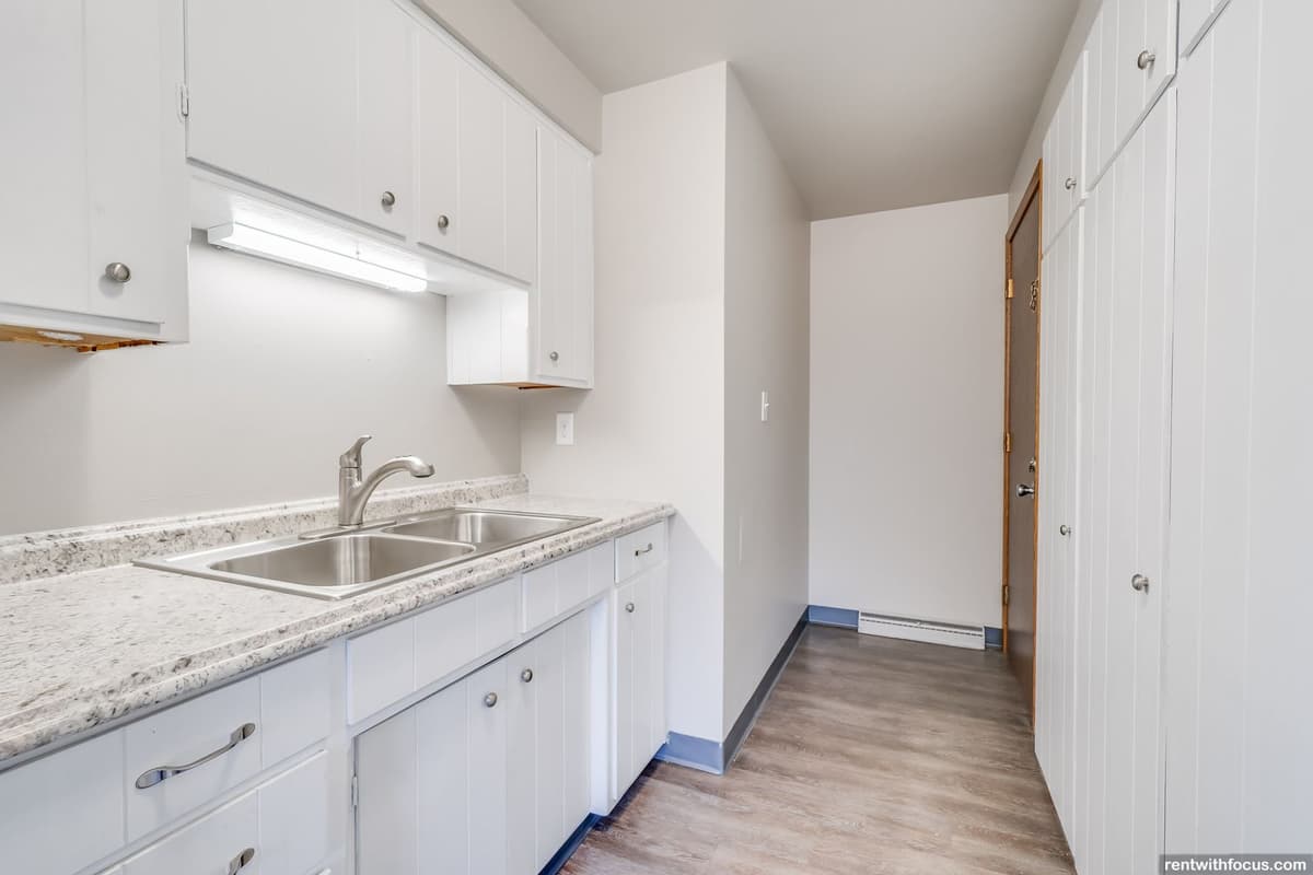 Green Bay apartments for rent - Property image - 2032 Preble Ave - 3