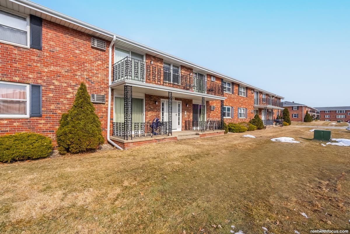 Green Bay apartments for rent - Property image - Parkway Collective - 3