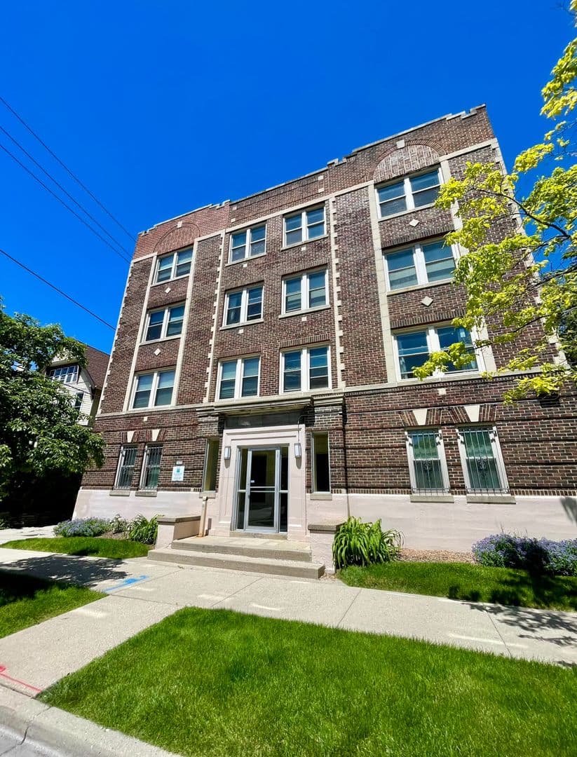 Green Bay apartments for rent - Property image - 2705 Humboldt Rd - 1