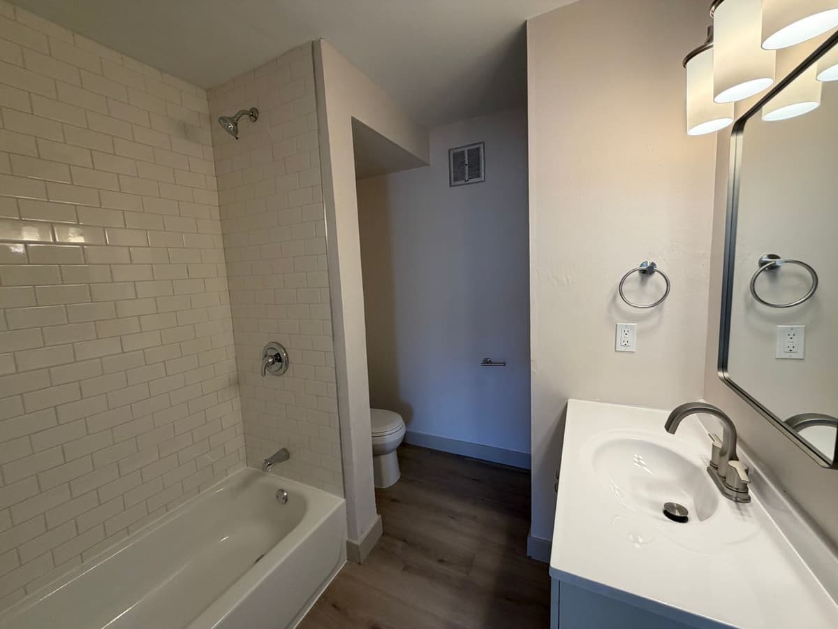 Green Bay apartments for rent - Property image - 127 S Platten St - 3