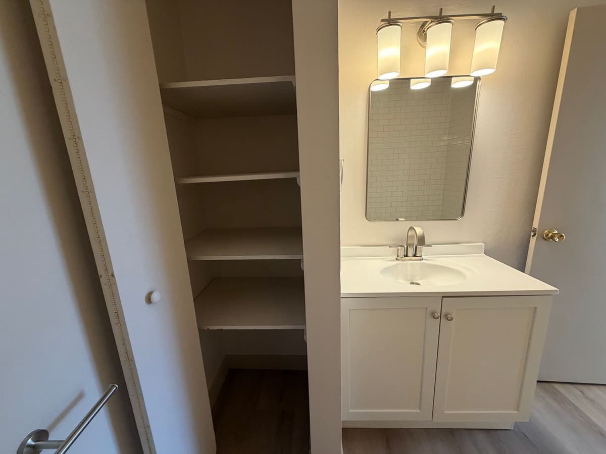 Green Bay apartments for rent - Property image - 127 S Platten St - 2