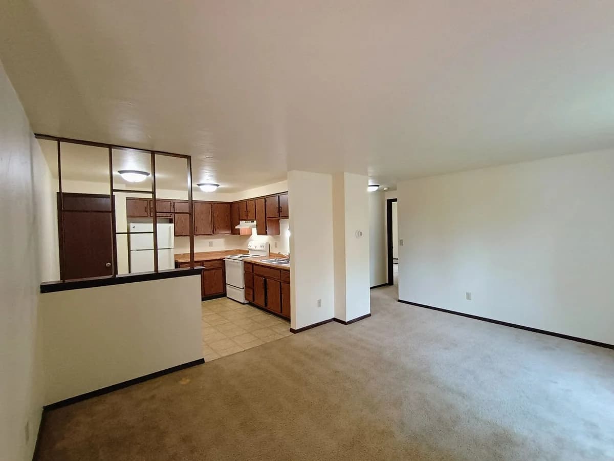Green Bay apartments for rent - Property image - 1374 Kingston Terrace - 3