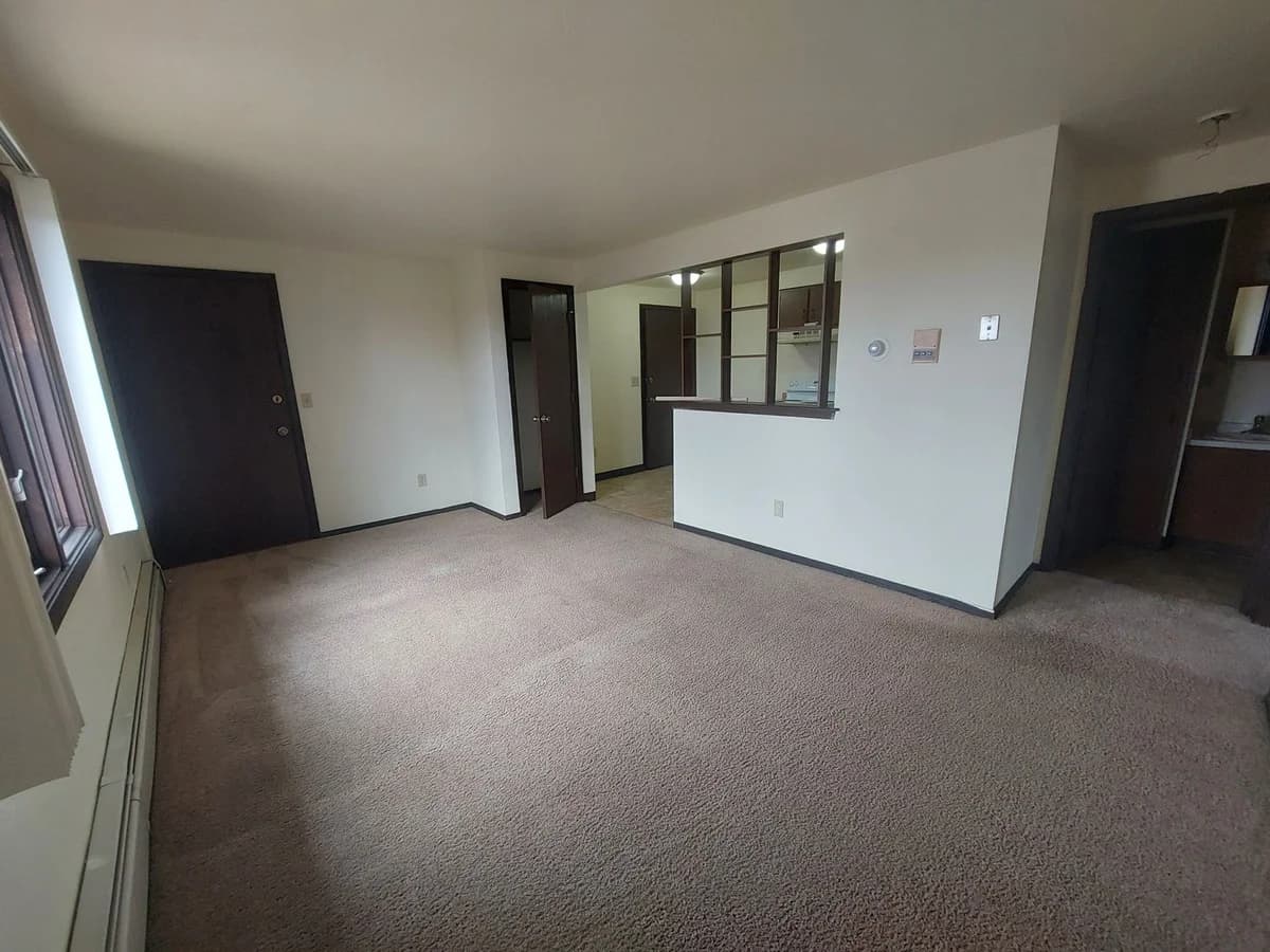 Green Bay apartments for rent - Property image - 1667 Windsor Drive - 2