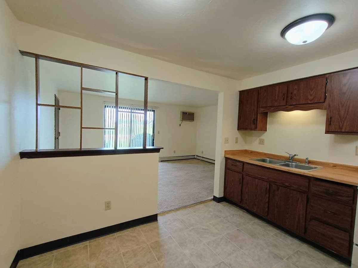 Green Bay apartments for rent - Property image - 1698 Westminster Drive - 3