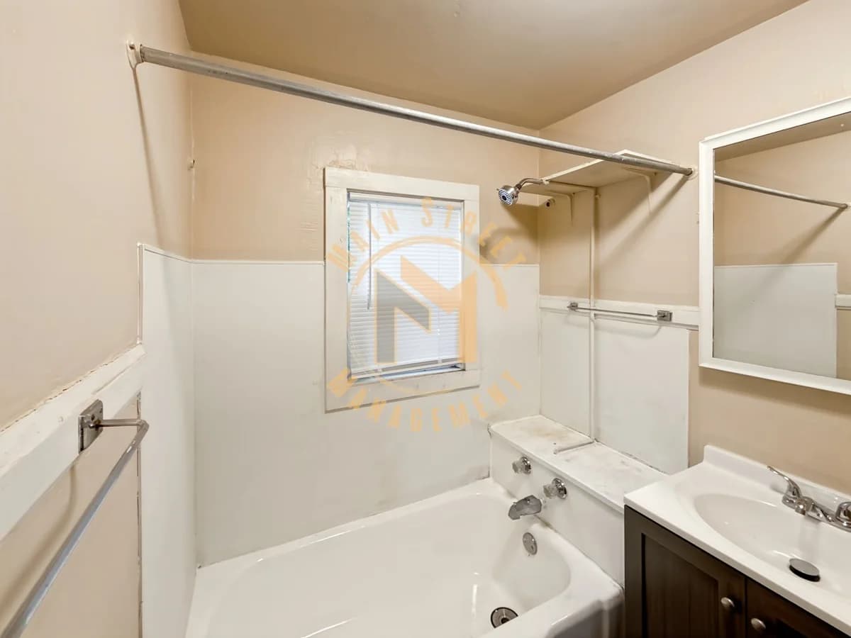 Green Bay apartments for rent - Property image - 1580 Elm St. - 3