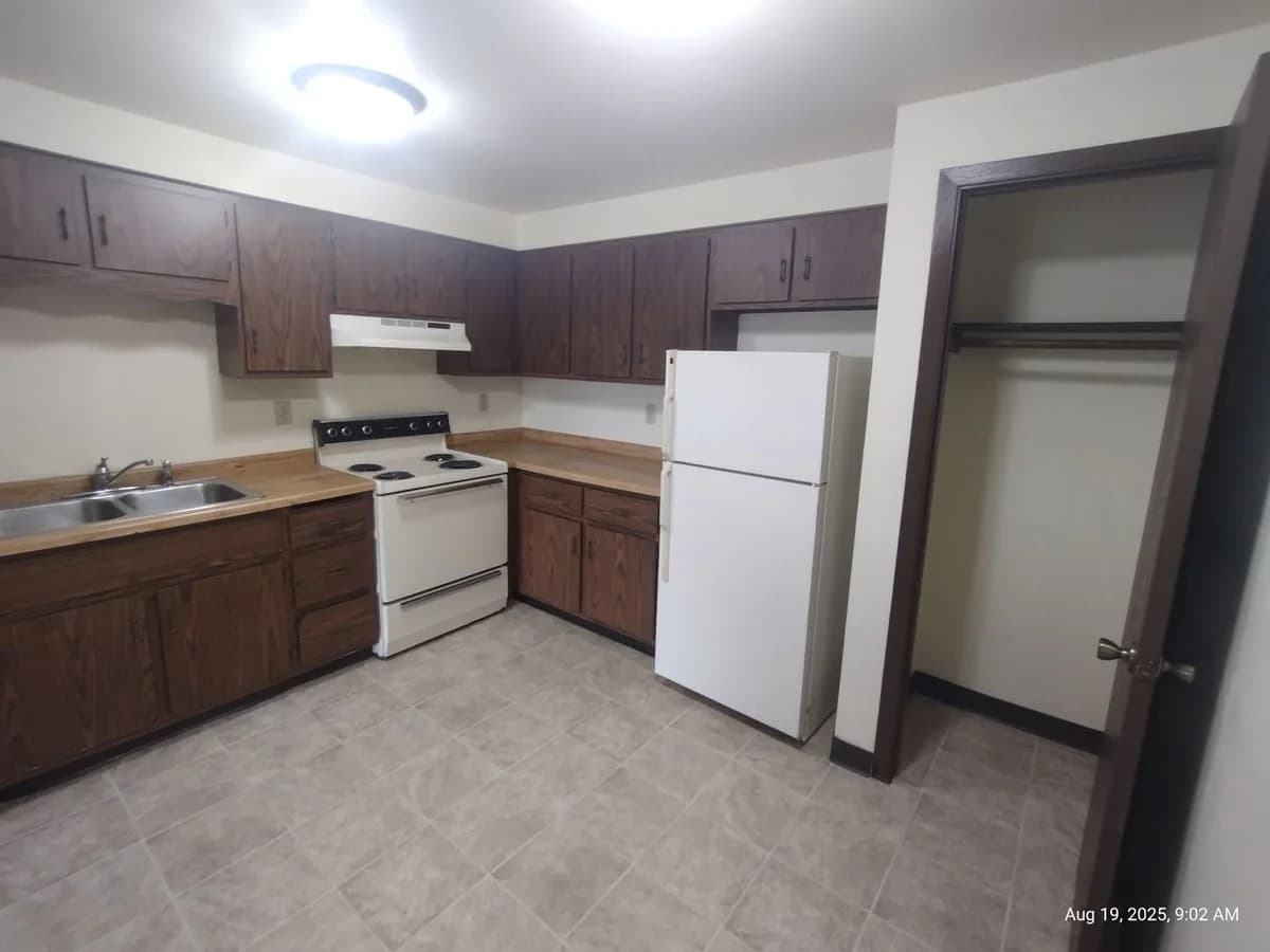 Green Bay apartments for rent - Property image - 1357 Salisbury - 2