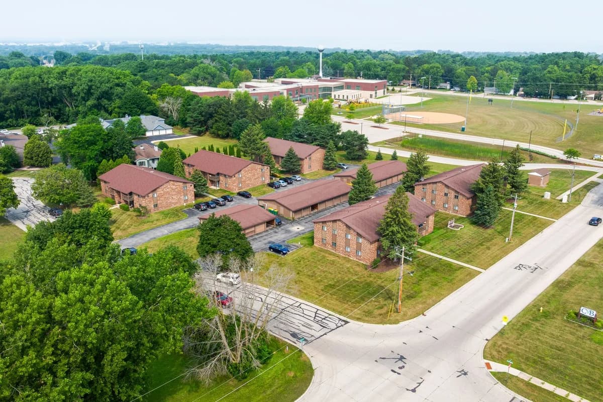 Green Bay apartments for rent - Property image - Mossy Oak Apartments - 3