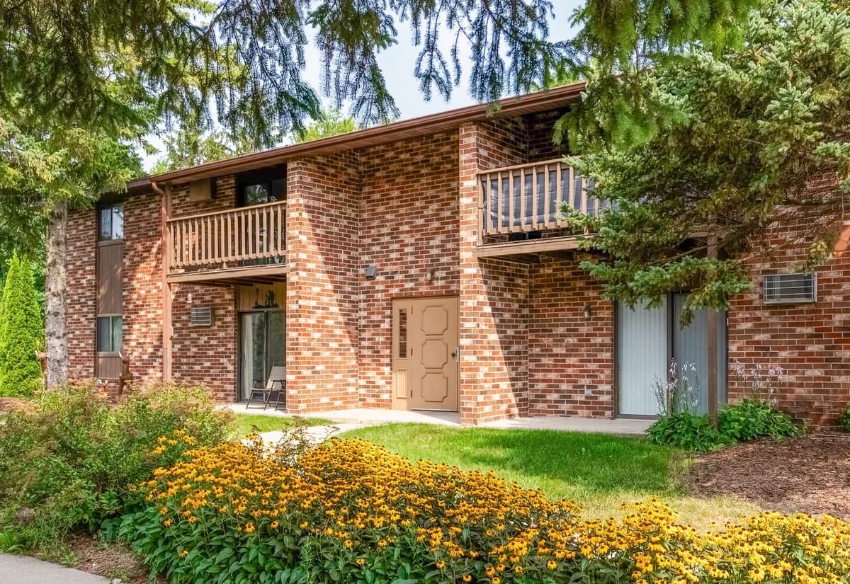 Green Bay apartments for rent - Property image - Mossy Oak Apartments - 1