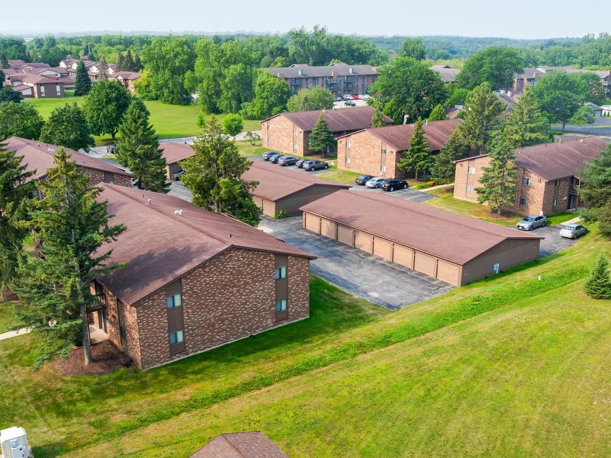 Green Bay apartments for rent - Property image - Mossy Oak Apartments - 2