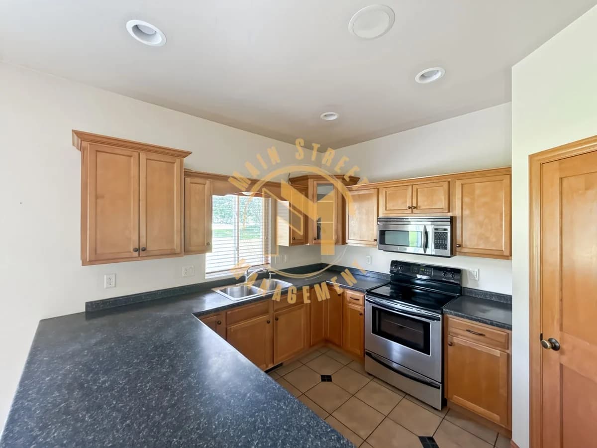 Green Bay apartments for rent - Property image - 2664 Cormier Rd - 3