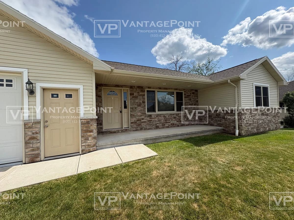 Green Bay apartments for rent - Property image - 2250 Daly Drive - 2