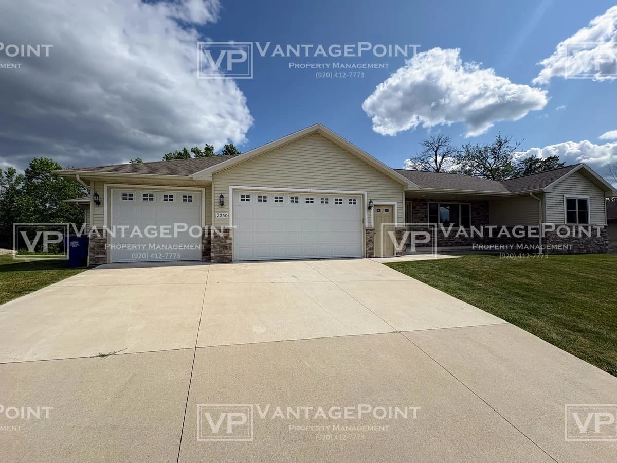 Green Bay apartments for rent - Property image - 2250 Daly Drive - 1