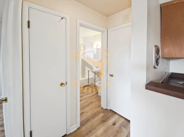 Green Bay apartments for rent - image - imgi_26_large.webp