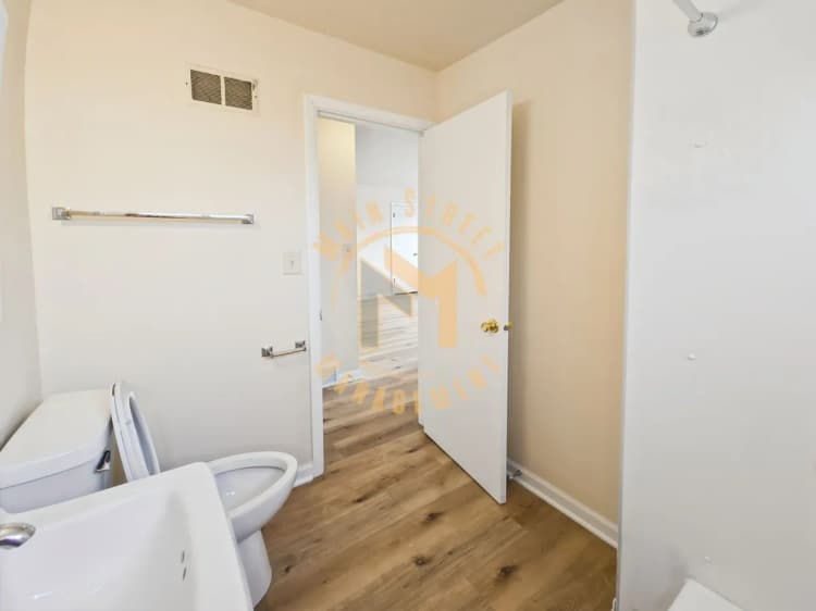 Green Bay apartments for rent - image - imgi_36_large.webp