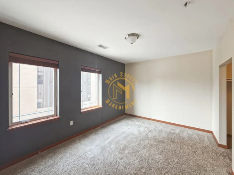 Green Bay apartments for rent - image - imgi_27_large.webp