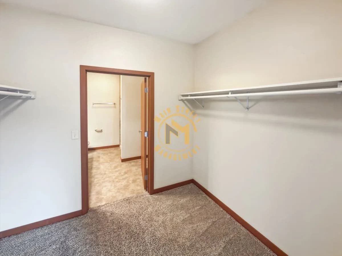 Green Bay apartments for rent - image - imgi_29_large.webp