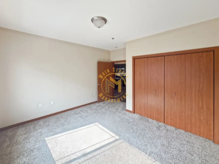 Green Bay apartments for rent - image - imgi_32_large.webp