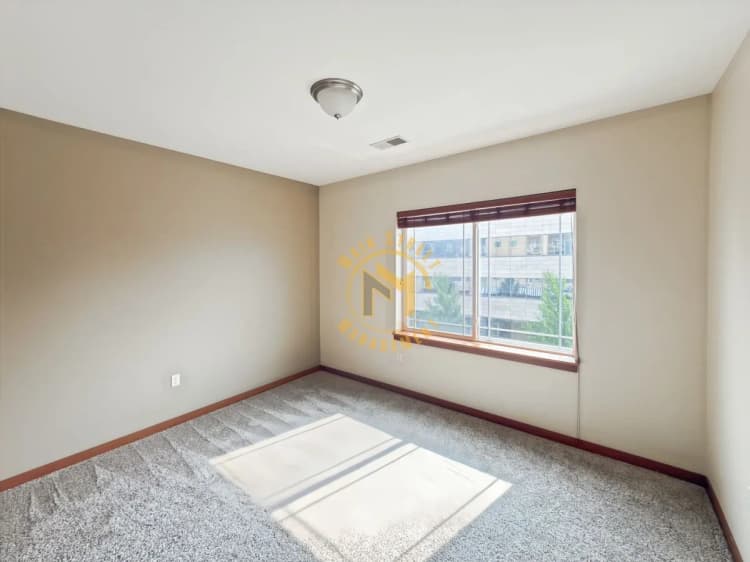 Green Bay apartments for rent - image - imgi_31_large.webp