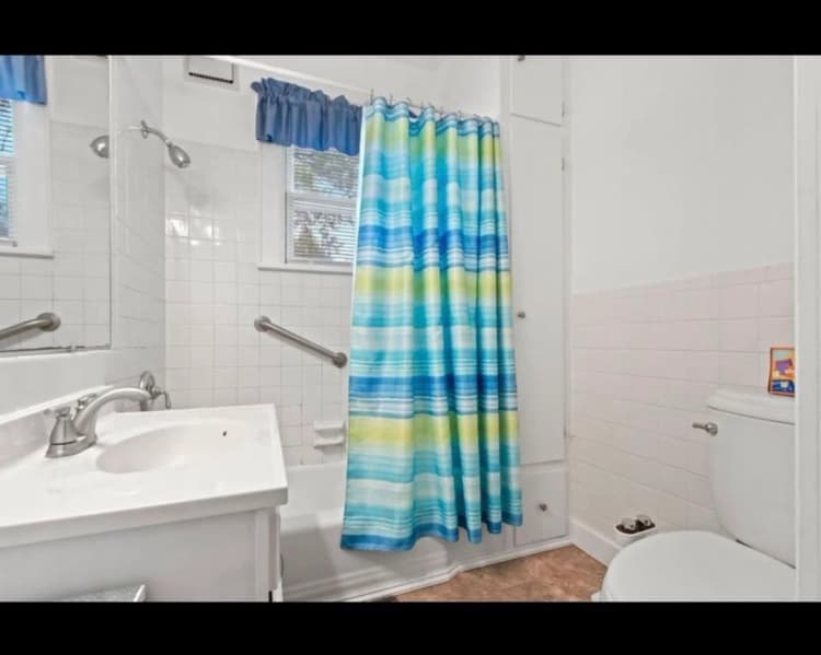 Green Bay apartments for rent - image - IMG_6295 - Mayur Ranpara.jpeg