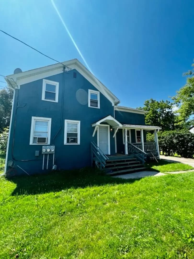 undefined apartments for rent - image - large (10).jpg