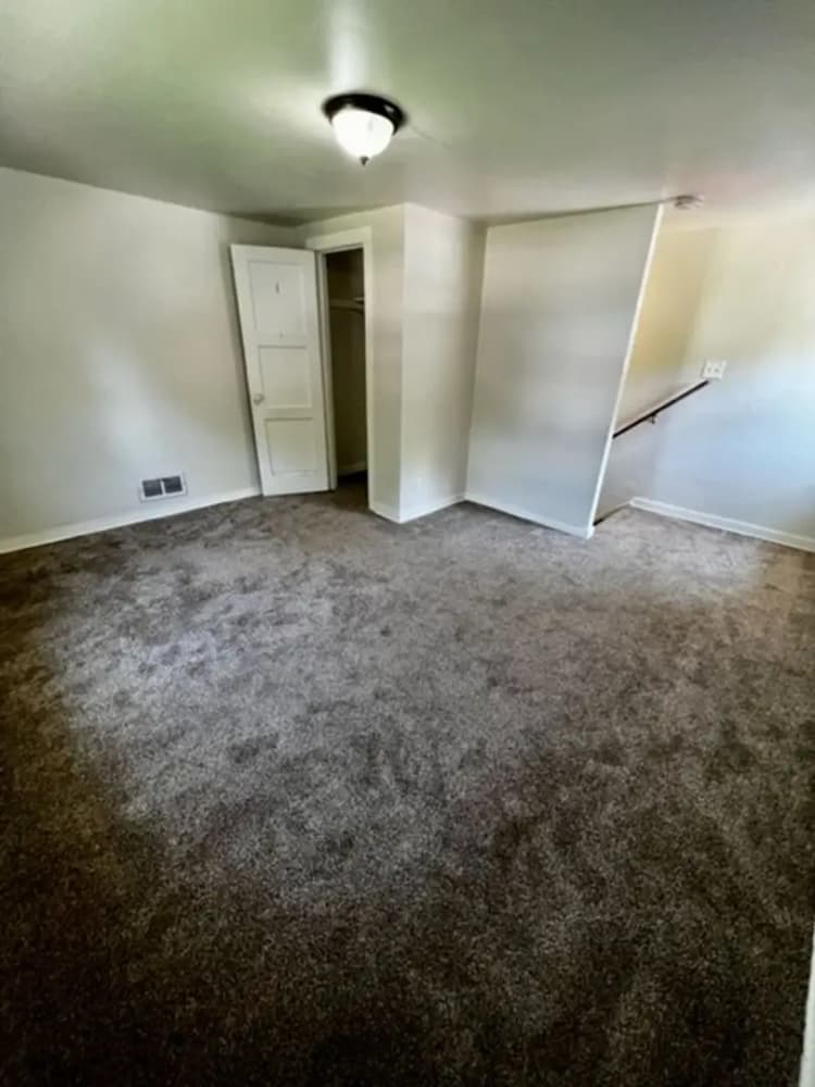 undefined apartments for rent - image - large (9).jpg