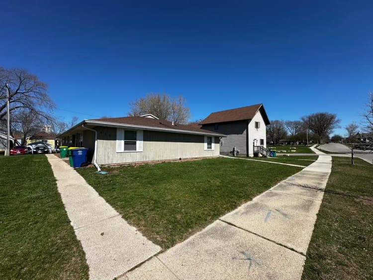 undefined apartments for rent - image - large (6).jpeg