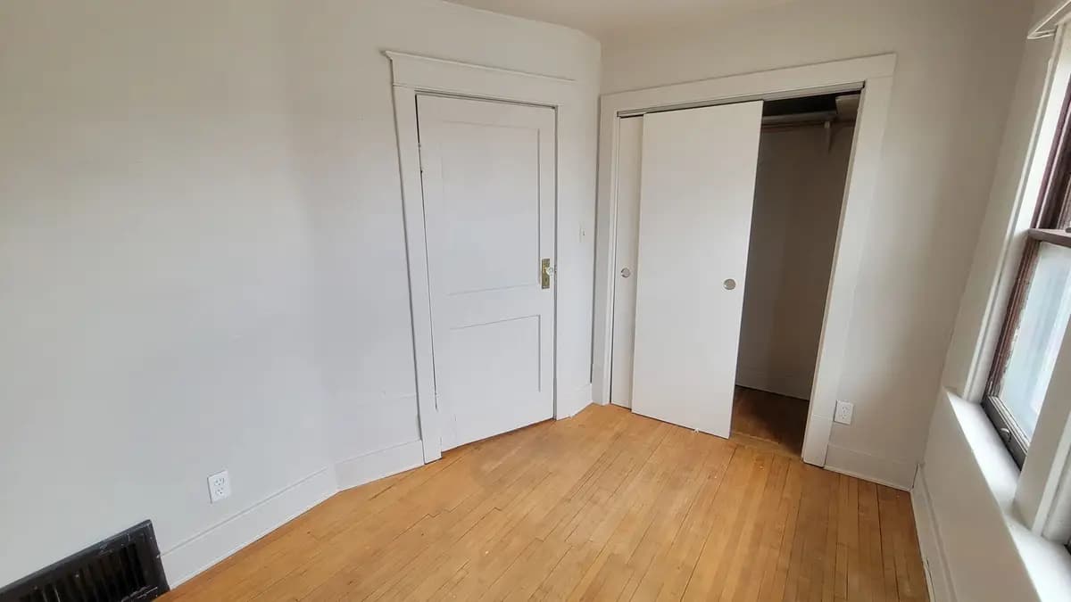 undefined apartments for rent - image - large (6).jpg